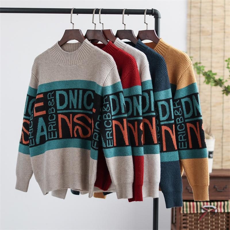 Herbst-winter-retro-buchstabe Lässiger Strickpullover