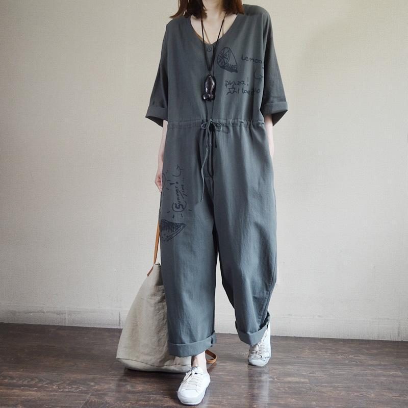 Lässiger Damen-overall Mit Weitem Bein Und Großem Aufdruck