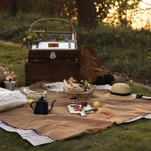 Tragbare Feuchtigkeitsbeständige Picknickmatte Aus Leinen