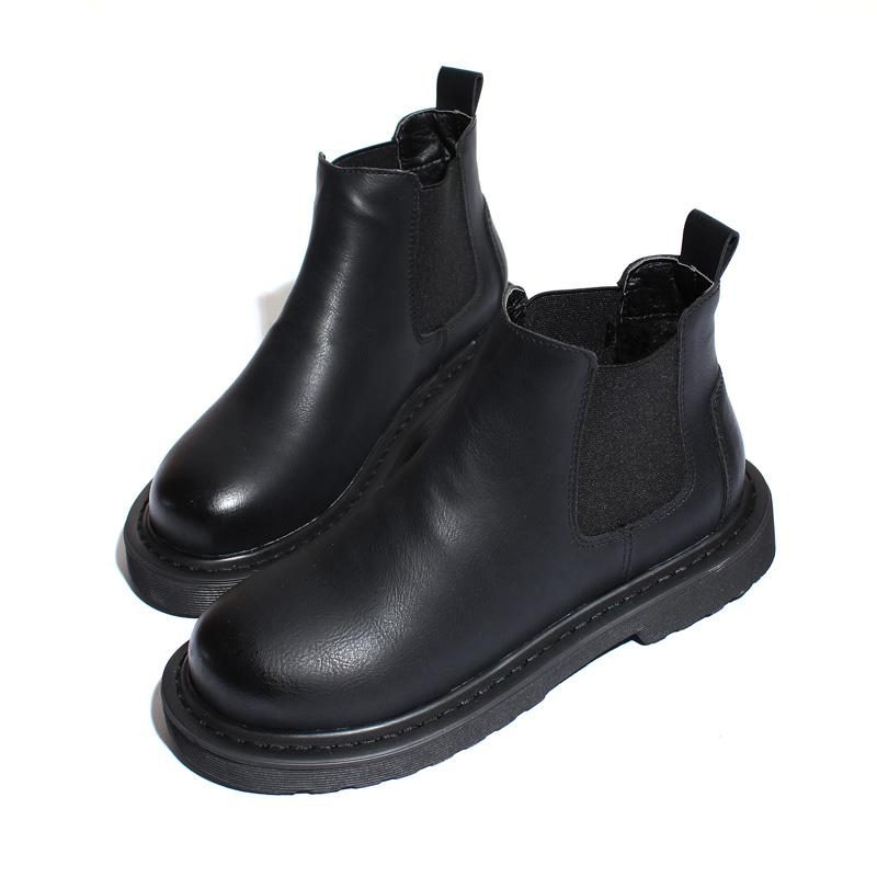 Flache Schwarze Kurze Stiefel