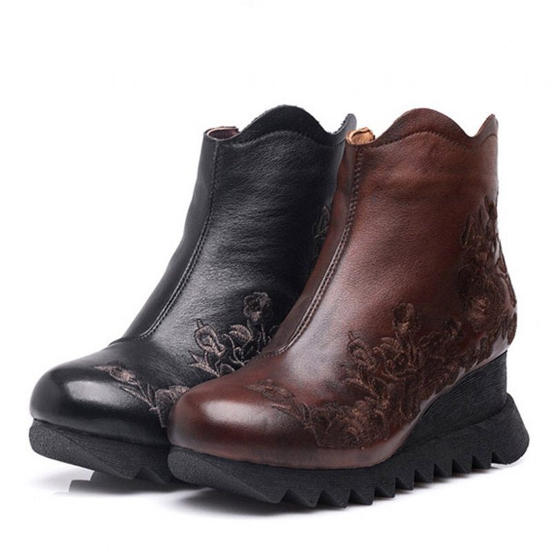 Herbstliche Retro-lederhandbestickte Ethno-keilabsatz-damenstiefel