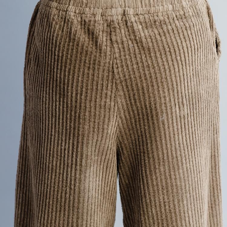 Cordhose Mit Weitem Bein Und Dicker Elastischer Taille