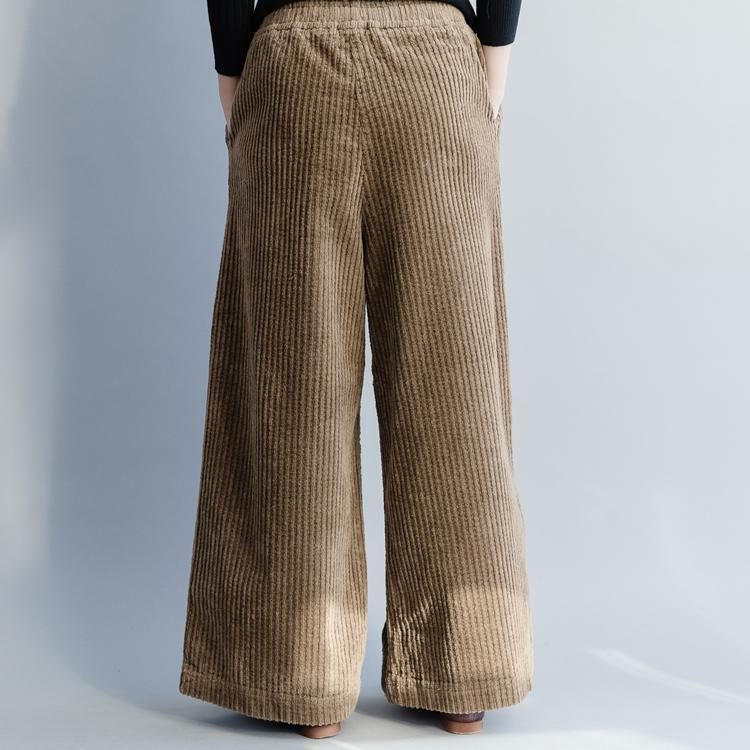 Cordhose Mit Weitem Bein Und Dicker Elastischer Taille