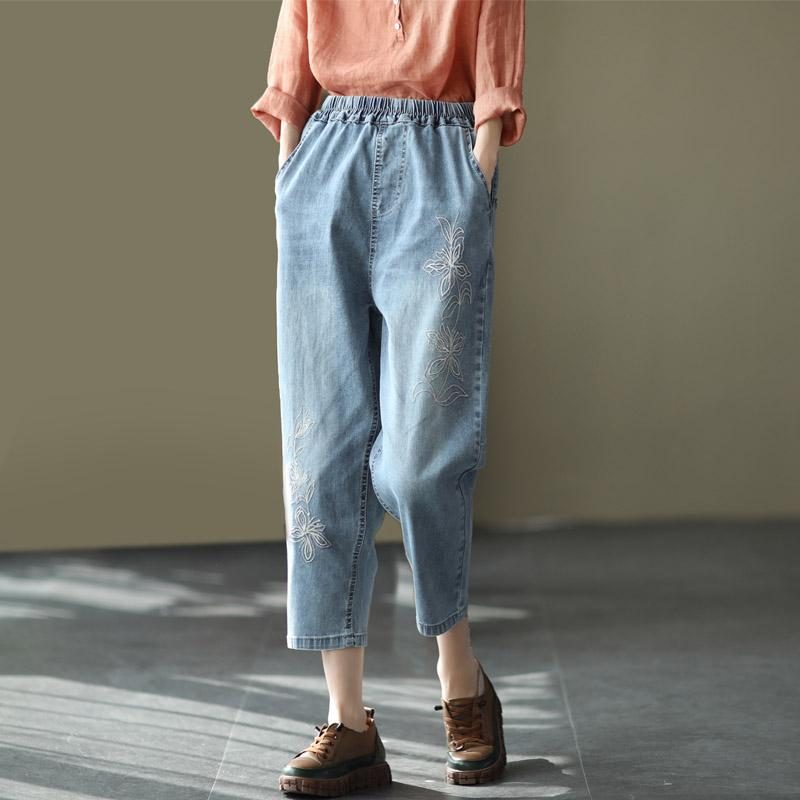 Lässige Denim-haremshose Mit Retro-stickerei