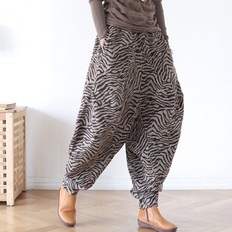 Samthose Mit Zebrastreifen