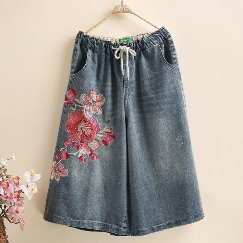 Weite Jeans Mit Blumenstickerei