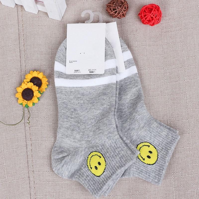 Atmungsaktive Socken Aus Baumwolle Grau Mit Cartoon-applikation Ösen Für Damen