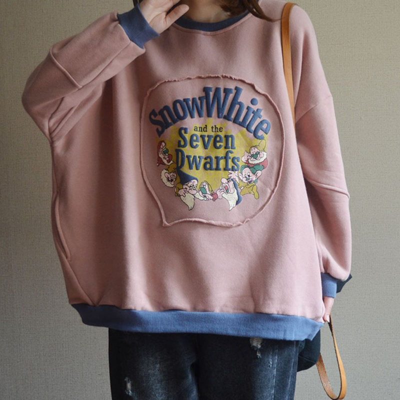 Sweatshirt Mit Schneewittchen-sieben-zwergen-aufdruck