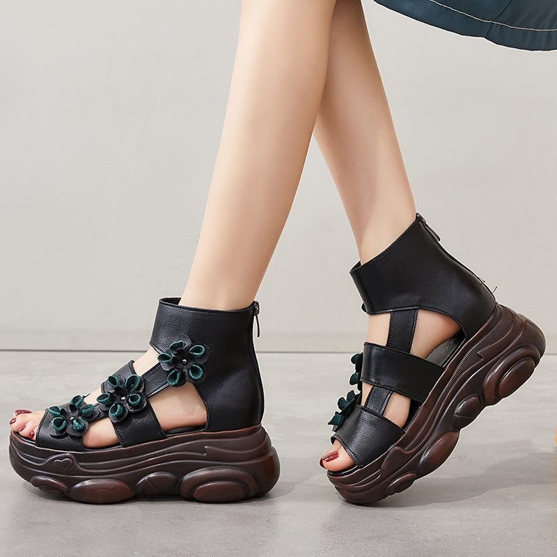 Lässige Keilsandalen Aus Leder Im Retro-sommer Mit Blumenmuster