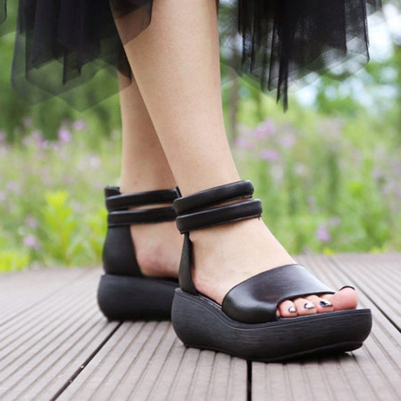 Lässige Peeptoe-ledersandalen Mit Plateausohle