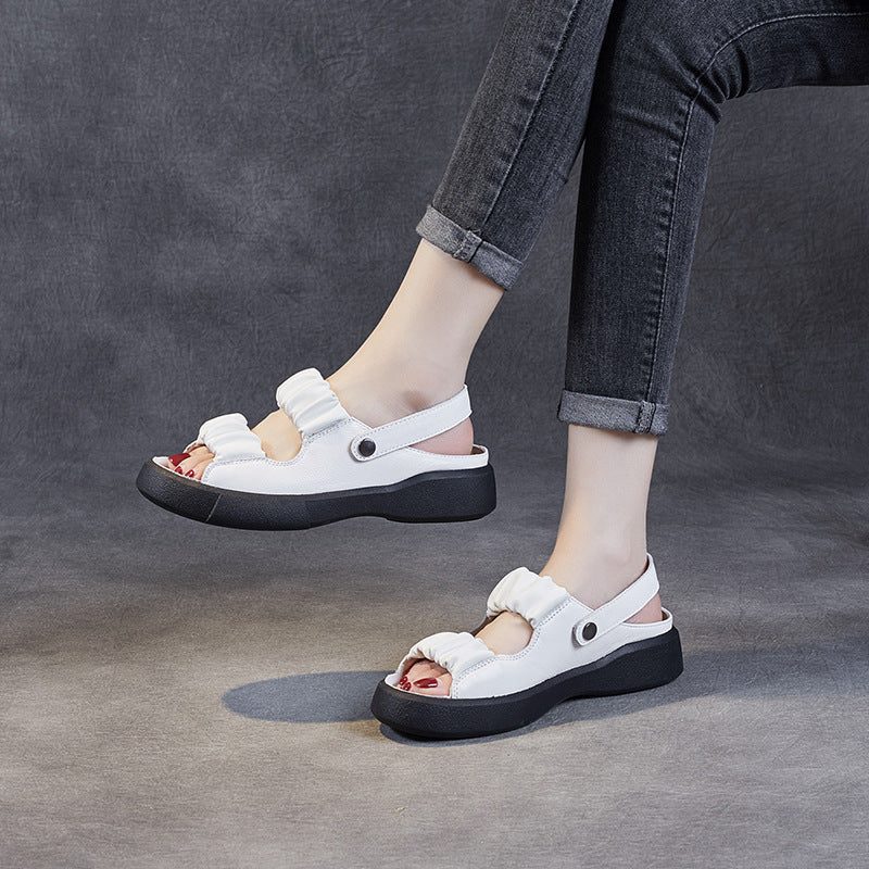 Lässige Sommersandalen Aus Plissiertem Leder Im Retro-stil