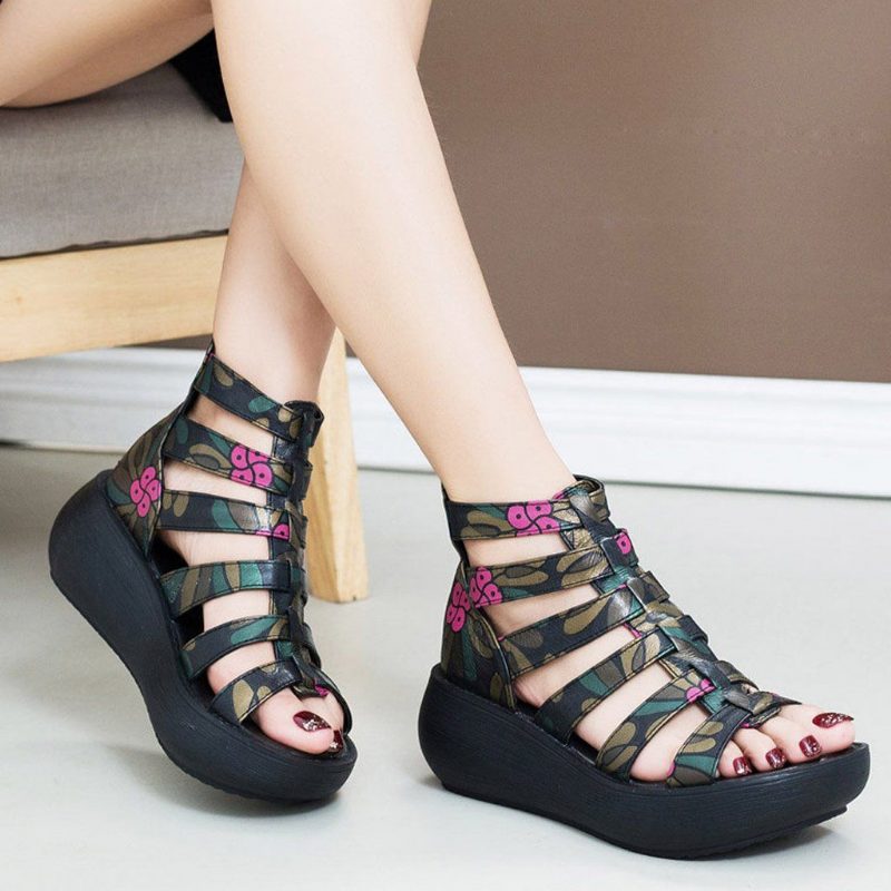 Rom-sandalen Aus Leder Mit Retro-plateau Und Print