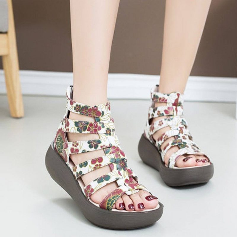 Rom-sandalen Aus Leder Mit Retro-plateau Und Print