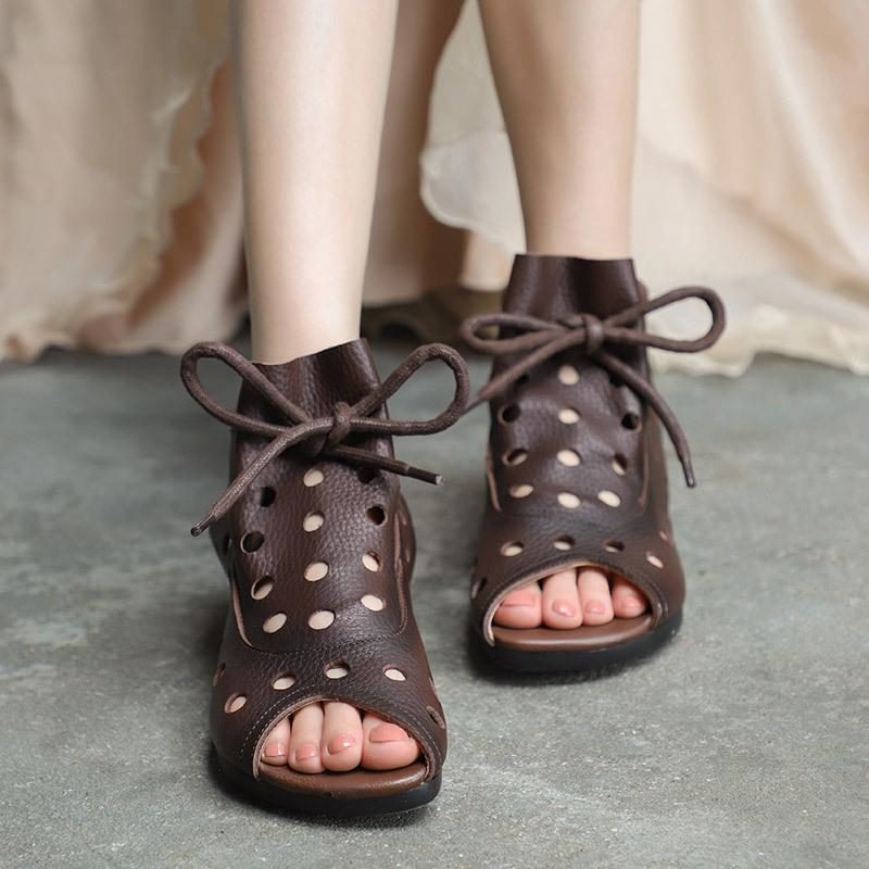 Sommer-frauen-ethnische Hohle Sandalen