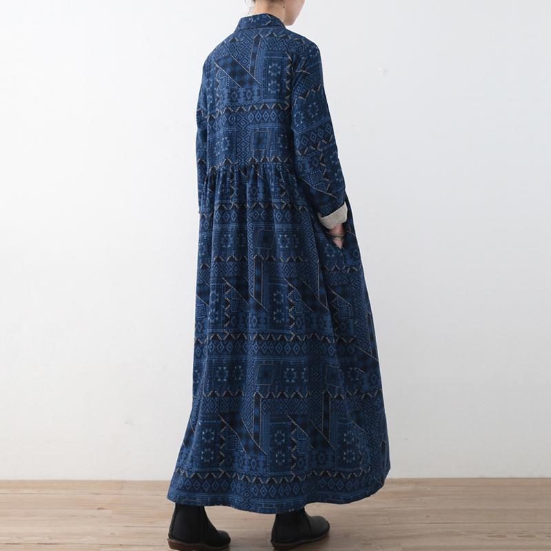 Blaues Lockeres Leinenkleid Mit Vintage-knöpfen