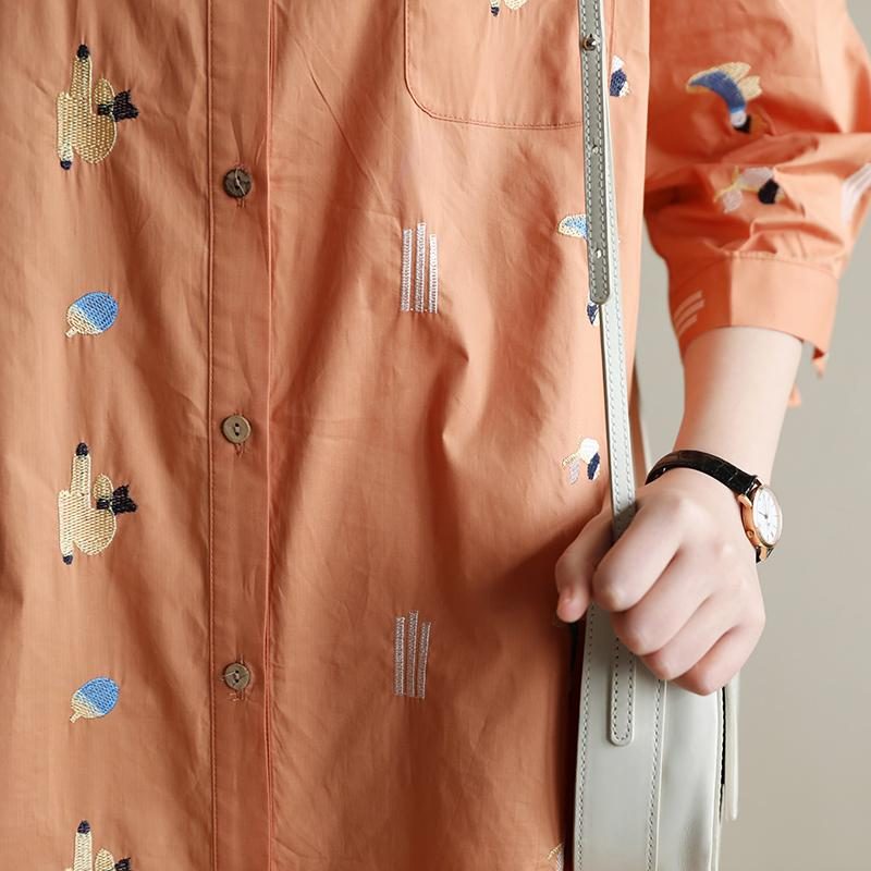 Lockeres Lässiges Orangefarbenes Mittellanges Hemdkleid Mit Stickerei