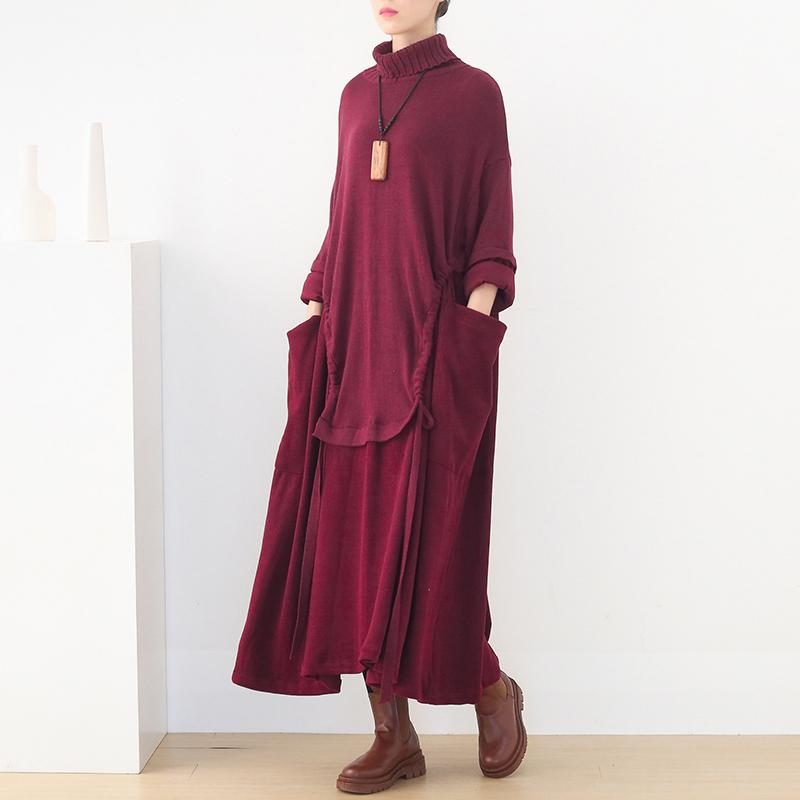 Lockeres Strickkleid Mit Stehkragen