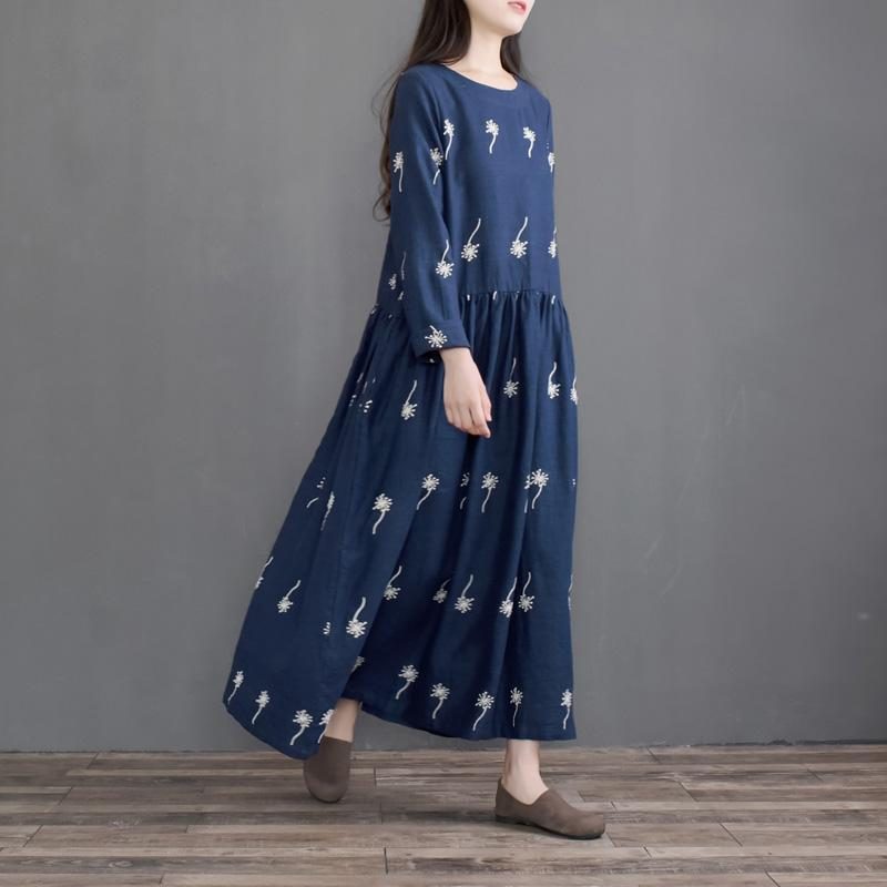 Vintage Besticktes Leinenkleid Mit Langen Ärmeln